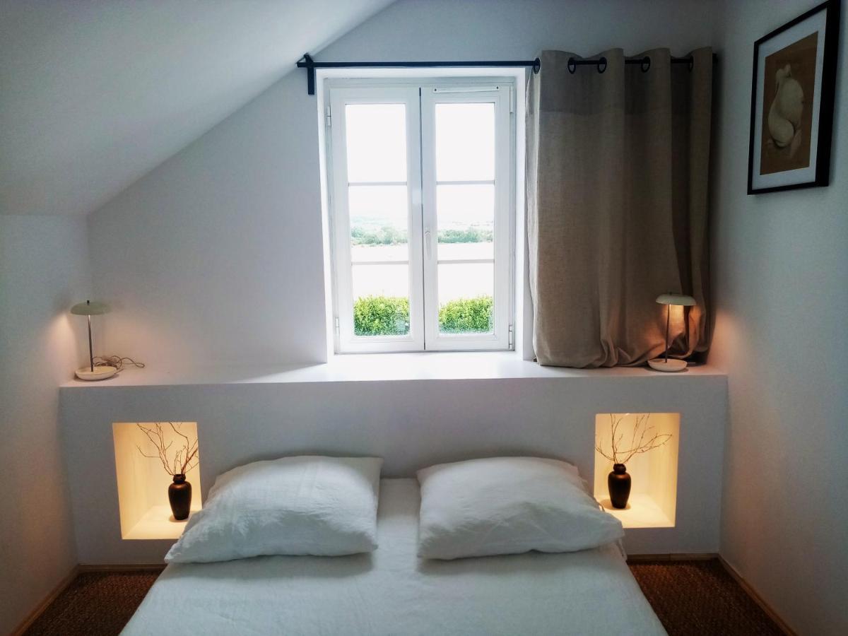 Galerie, Tumulus De La Hogue Hotel Fontenay-le-Marmion Ngoại thất bức ảnh