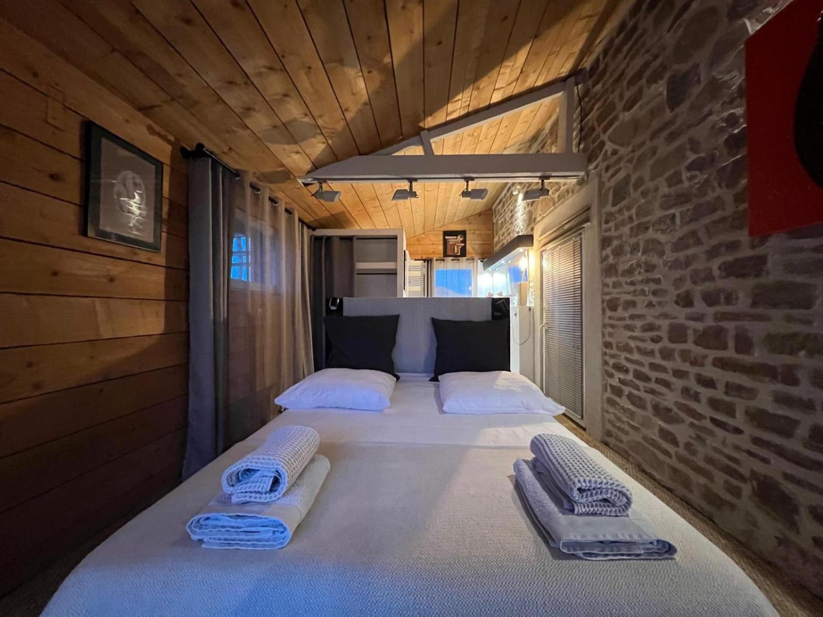 Galerie, Tumulus De La Hogue Hotel Fontenay-le-Marmion Ngoại thất bức ảnh