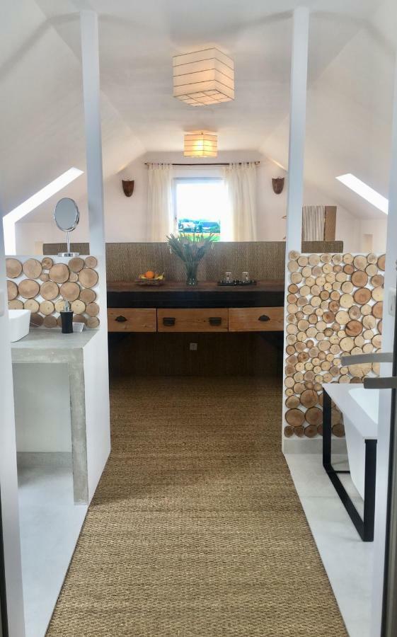 Galerie, Tumulus De La Hogue Hotel Fontenay-le-Marmion Ngoại thất bức ảnh